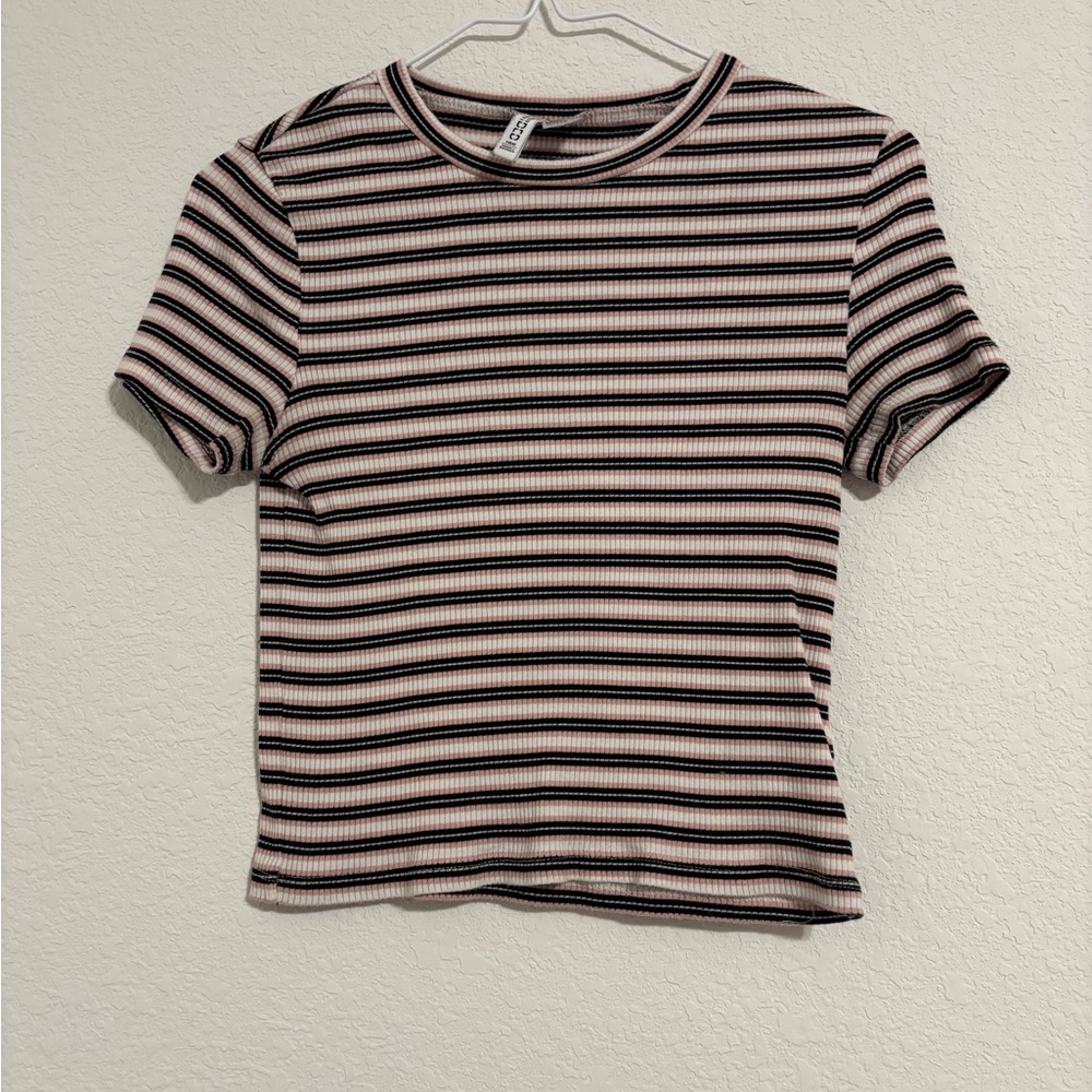H&M Black, White and Pink Cropped Fitted T-Shirt